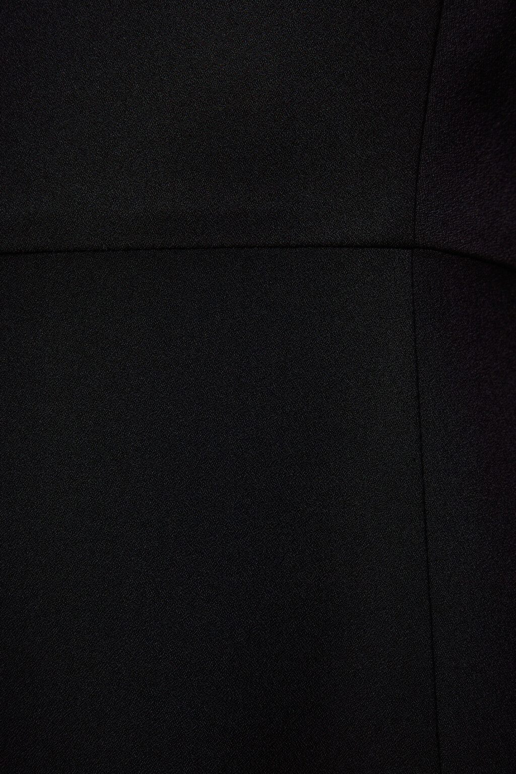 Платье миди приталенное с разрезом и короткими рукавами - цвет черный - 5