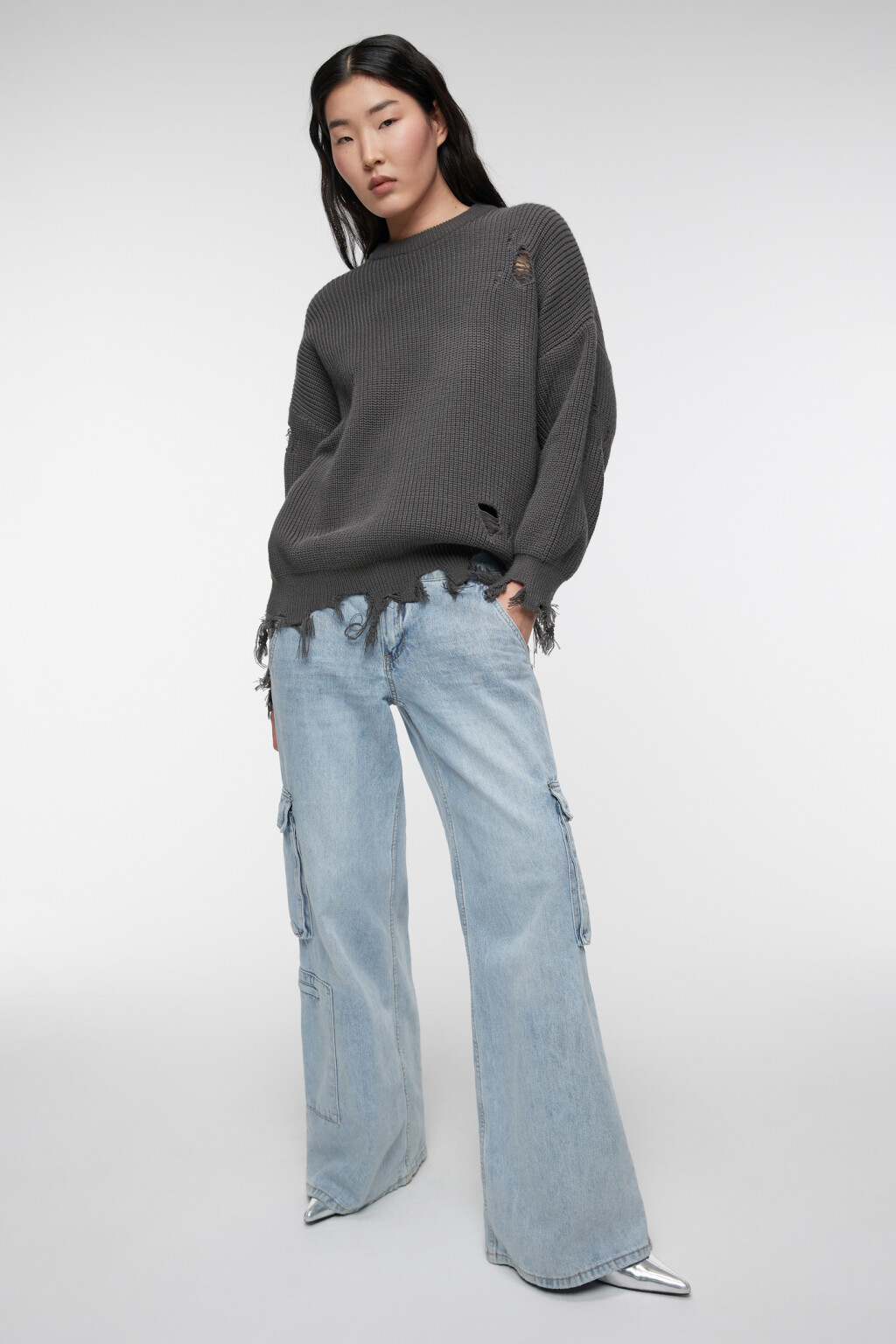 Свитер вязаный с рваными краями и дырками - цвет серый - 1