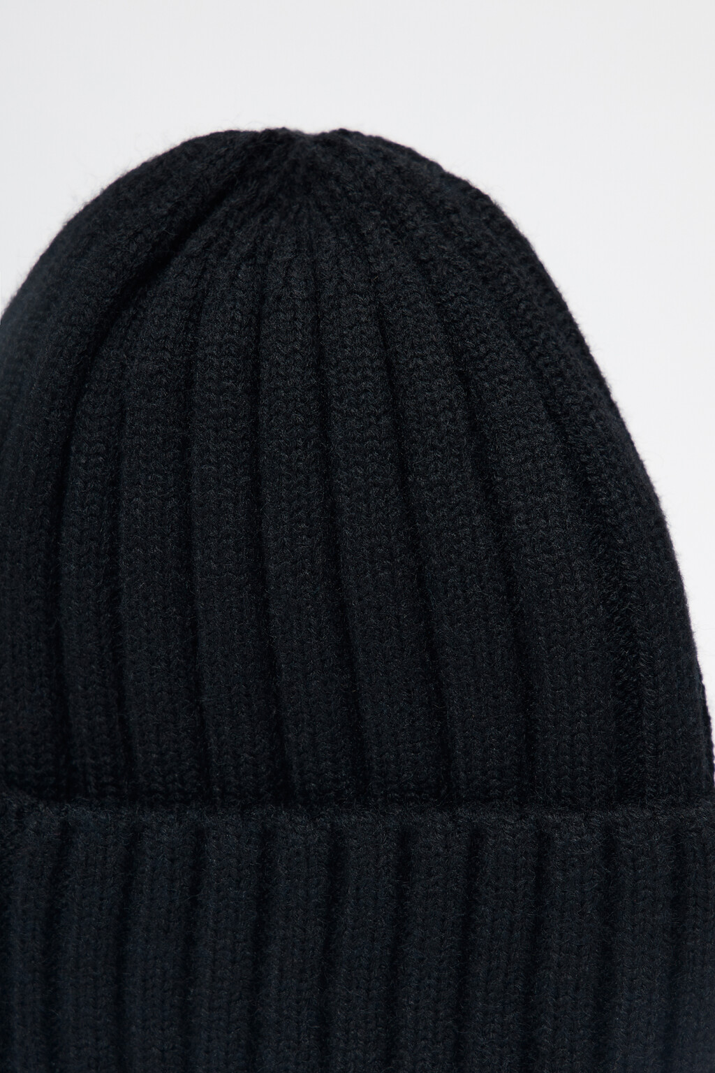 Шапка бини вязаная в крупный рубчик - цвет черный - 2