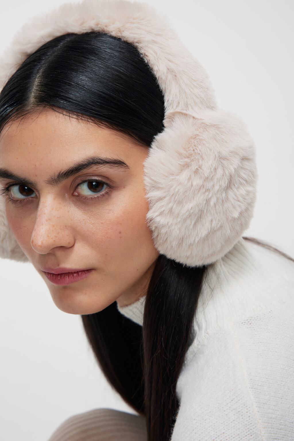 Наушники женские пушистые  - цвет бежевый - 3