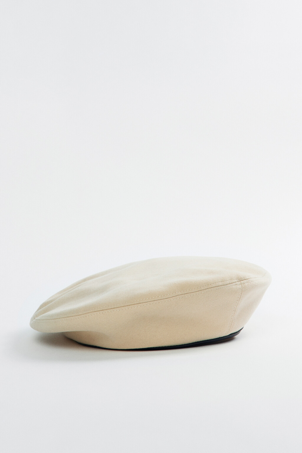 Берет теплый с кожаной окантовкой - цвет молочный - 1