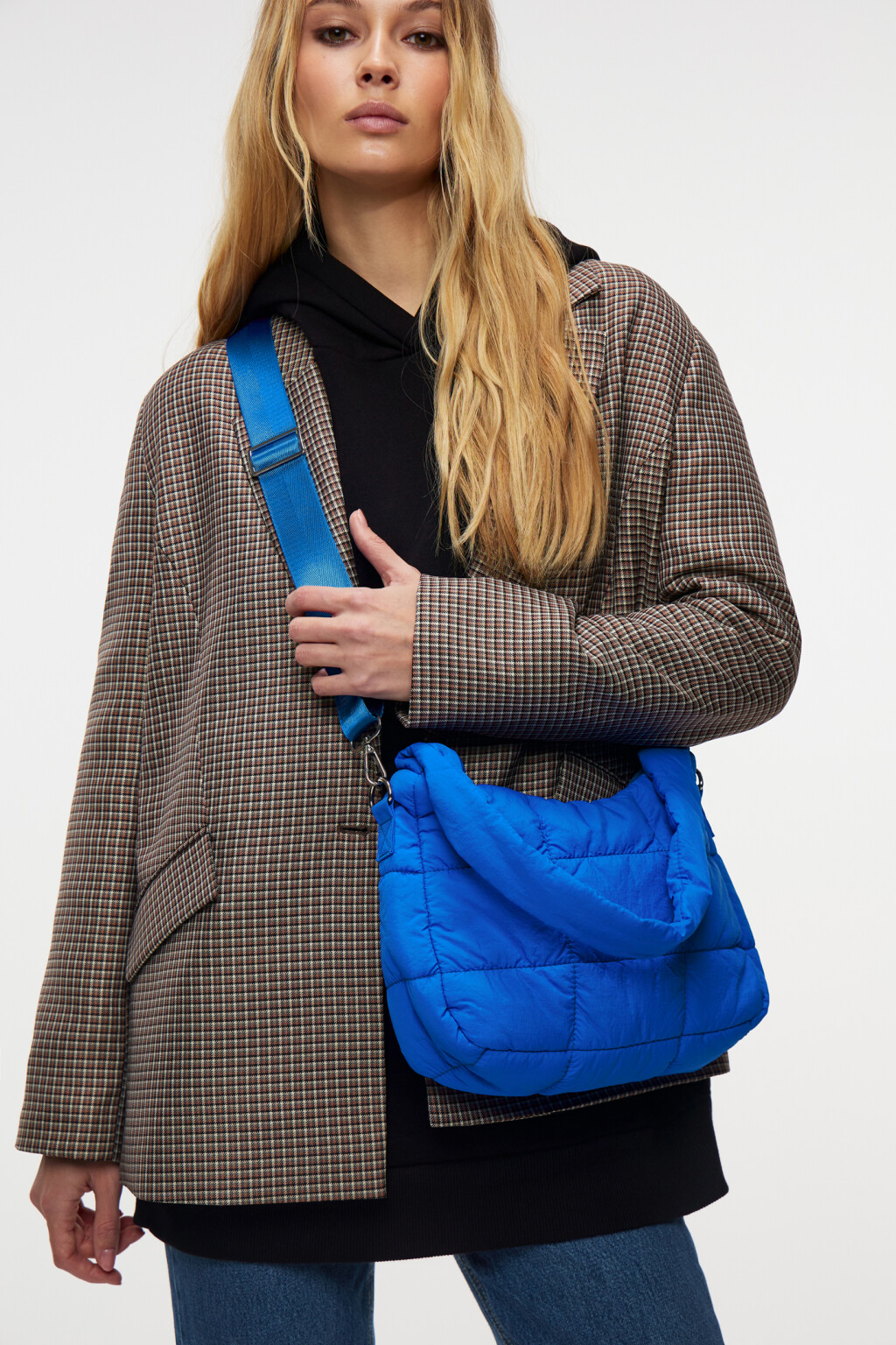 Сумка-кроссбоди стеганая с широким ремнем - цвет синий - 5