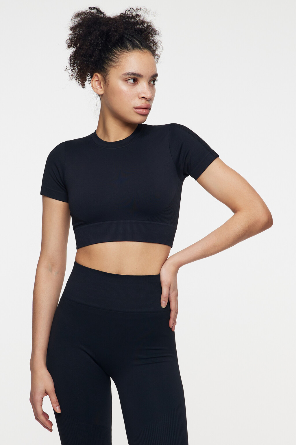 Топ-футболка спортивный укороченный - цвет черный - 1