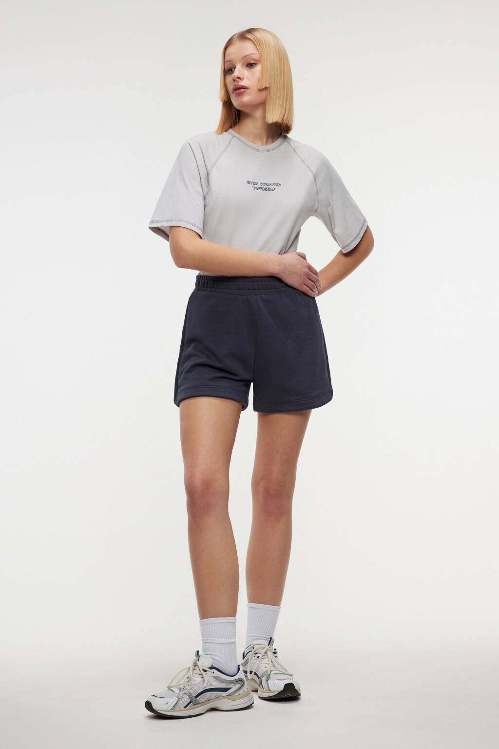 боди-футболка хлопковая с принтом-надписью - цвет серый - 4