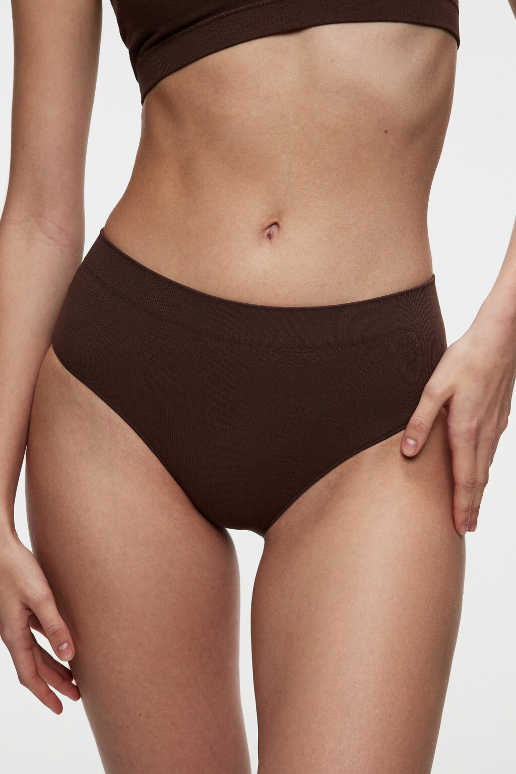 Трусики-макси бесшовные высокие в рубчик - цвет коричневый - 1