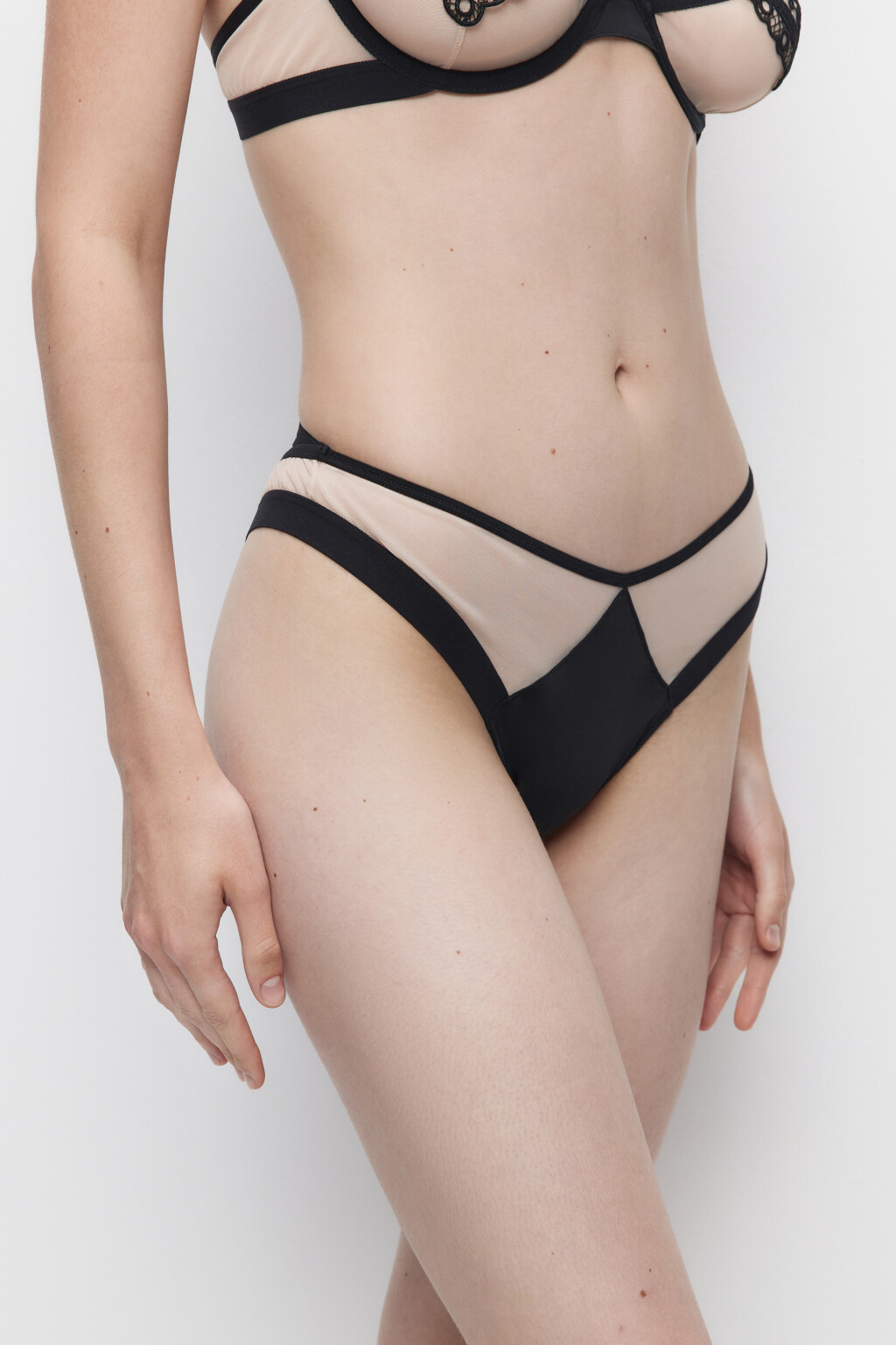 Трусики-танга сетчатые с патчем в виде сердца - цвет бежевый - 1