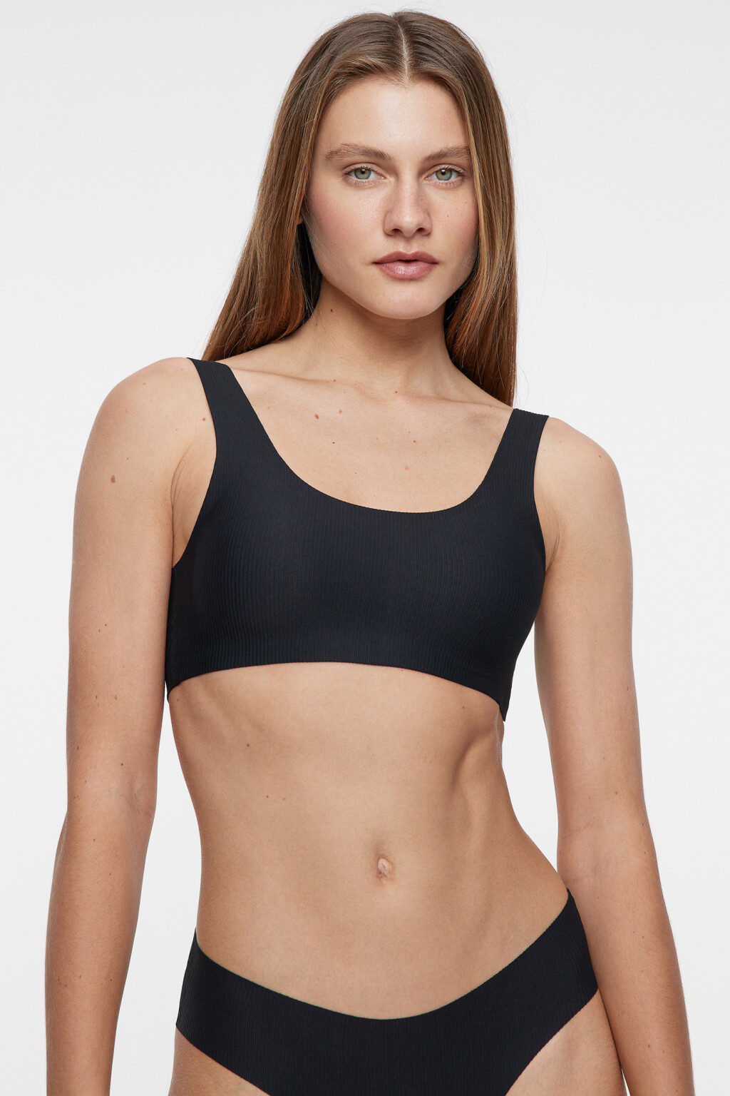 Бюстгальтер-топ спортивный бесшовный в рубчик - цвет черный - 2