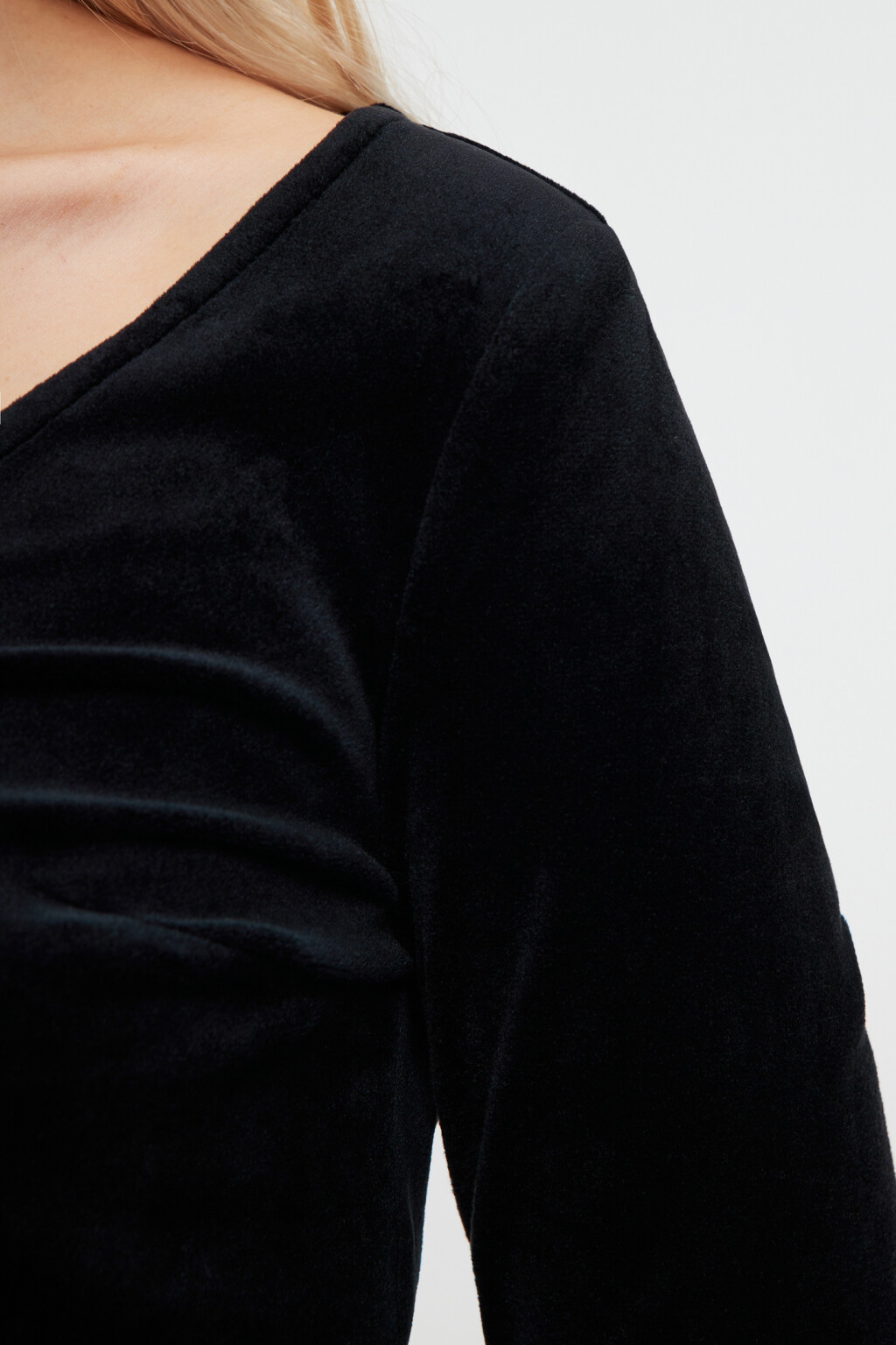 Лонгслив домашний бархатный на пуговицах - цвет черный - 6