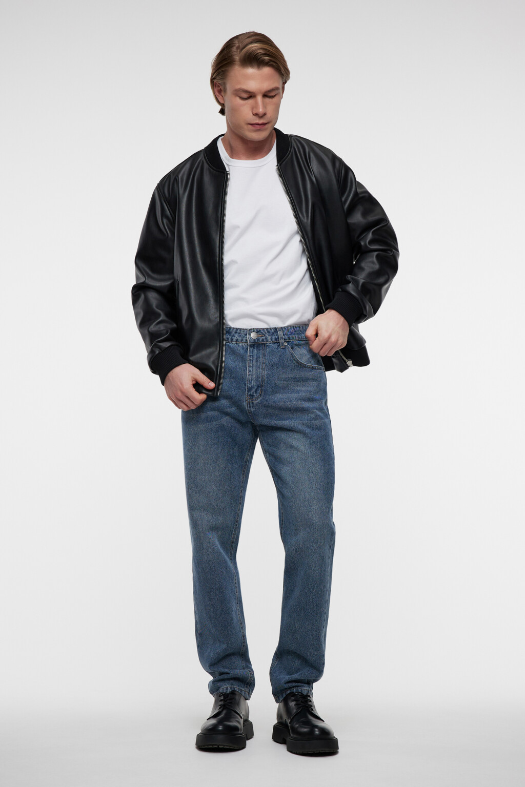 Джинсы slim зауженные со средней посадкой - цвет голубой - 4