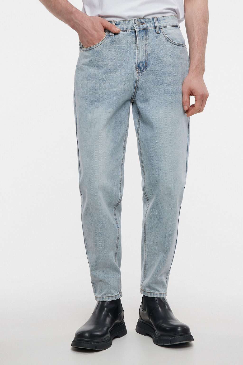 Джинсы tapered зауженные со средней посадкой - цвет голубой - 1