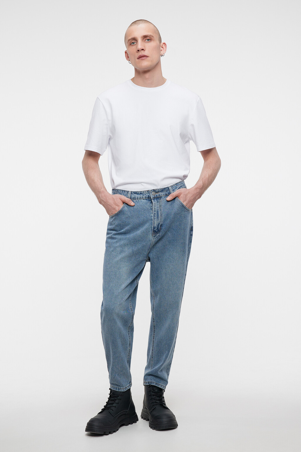 Джинсы прямые с вареным эффектом - цвет голубой - 4