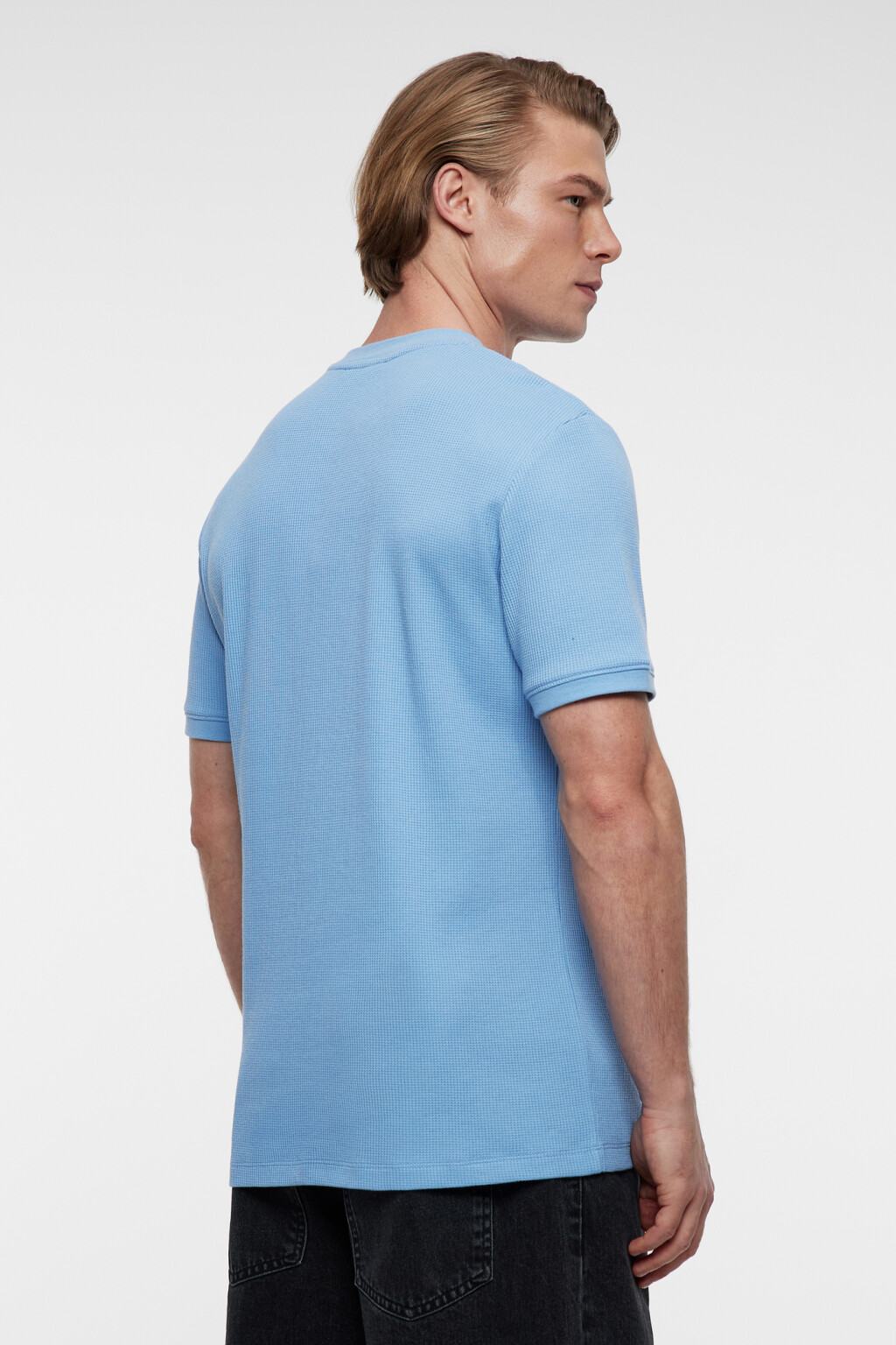 Футболка slim хлопковая из вафельной ткани - цвет голубой - 9
