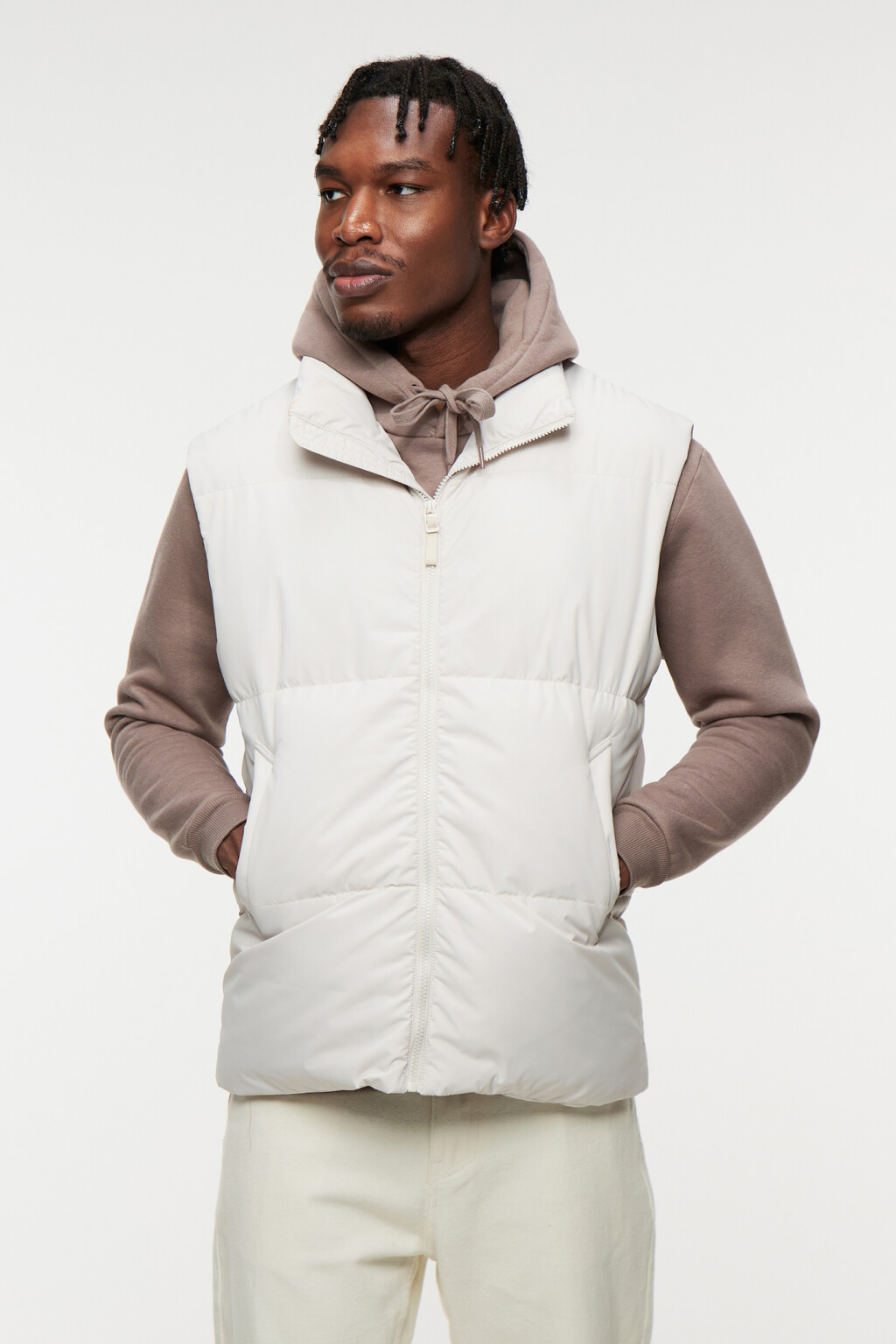 Жилет стеганый утепленный с воротником-стойкой - цвет бежевый - 2