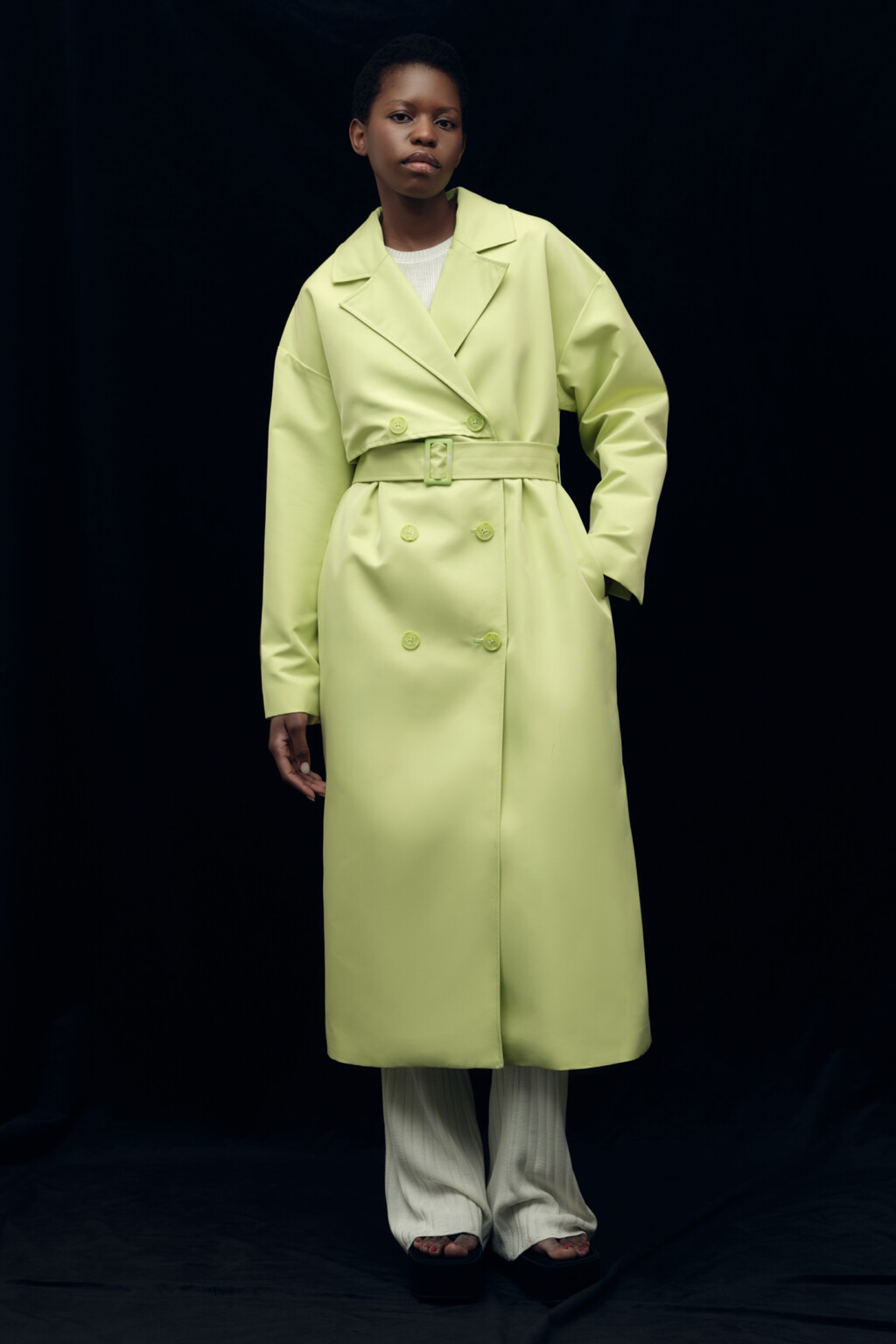 Плащ-тренчкот длинный двубортный с поясом - цвет зеленый - 9