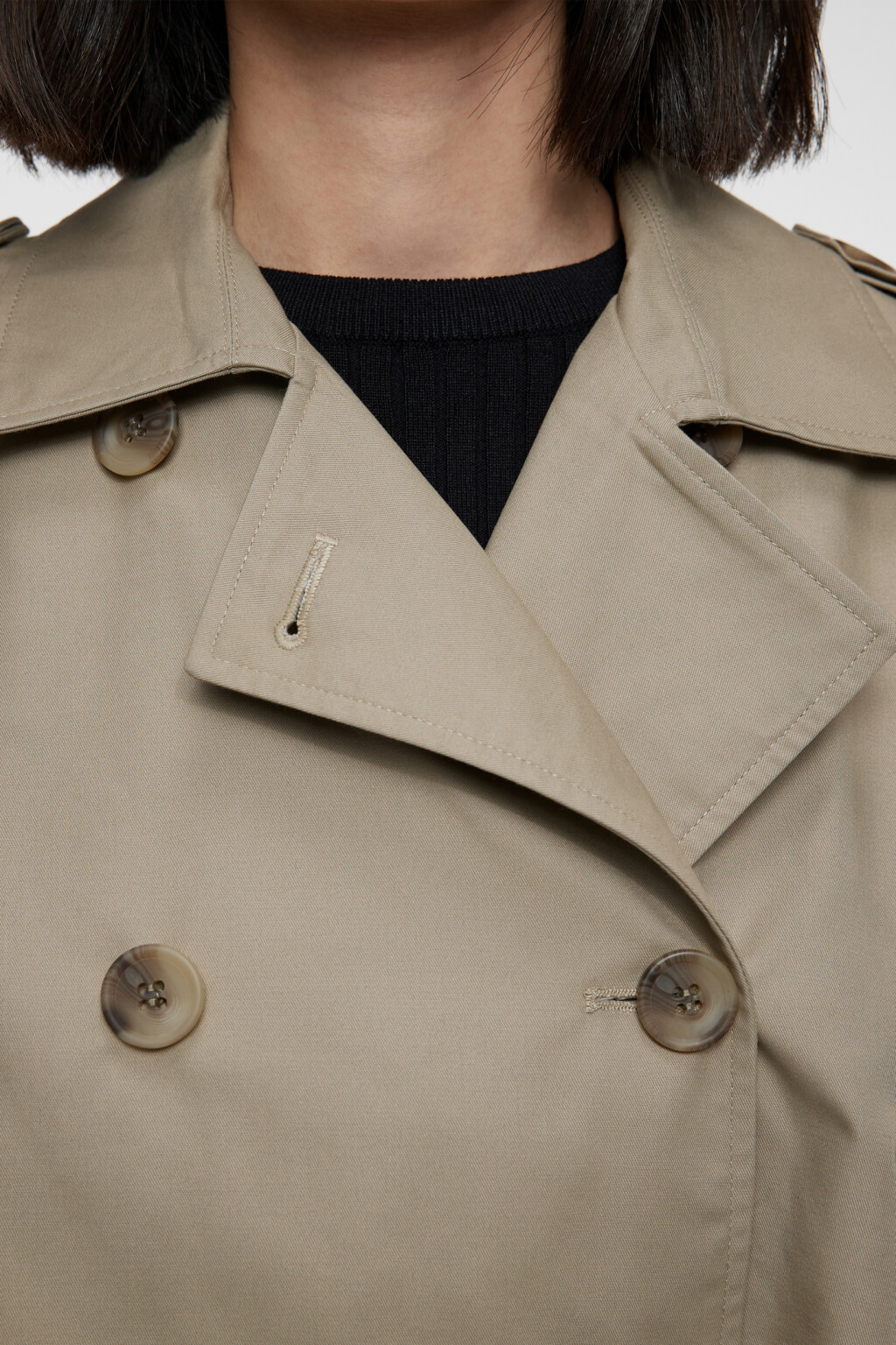 Плащ-тренчкот двубортный с поясом и пелериной - цвет зеленый - 5