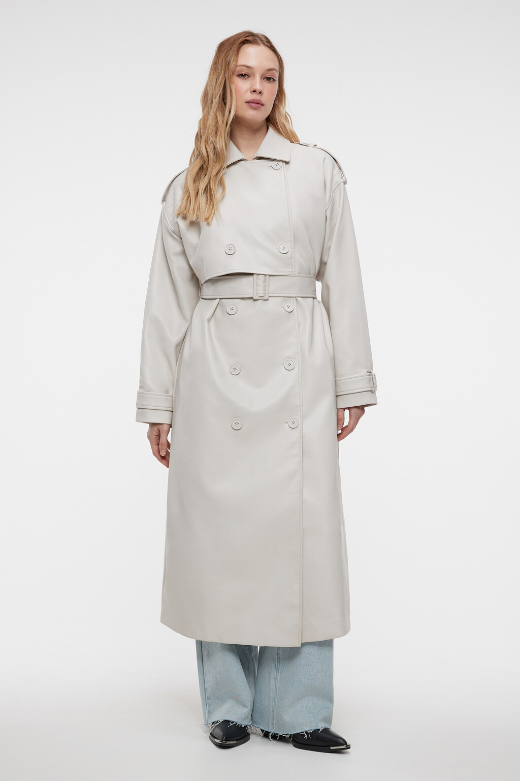 Плащ-тренчкот из искусственной кожи двубортный  с поясом - цвет бежевый - 1