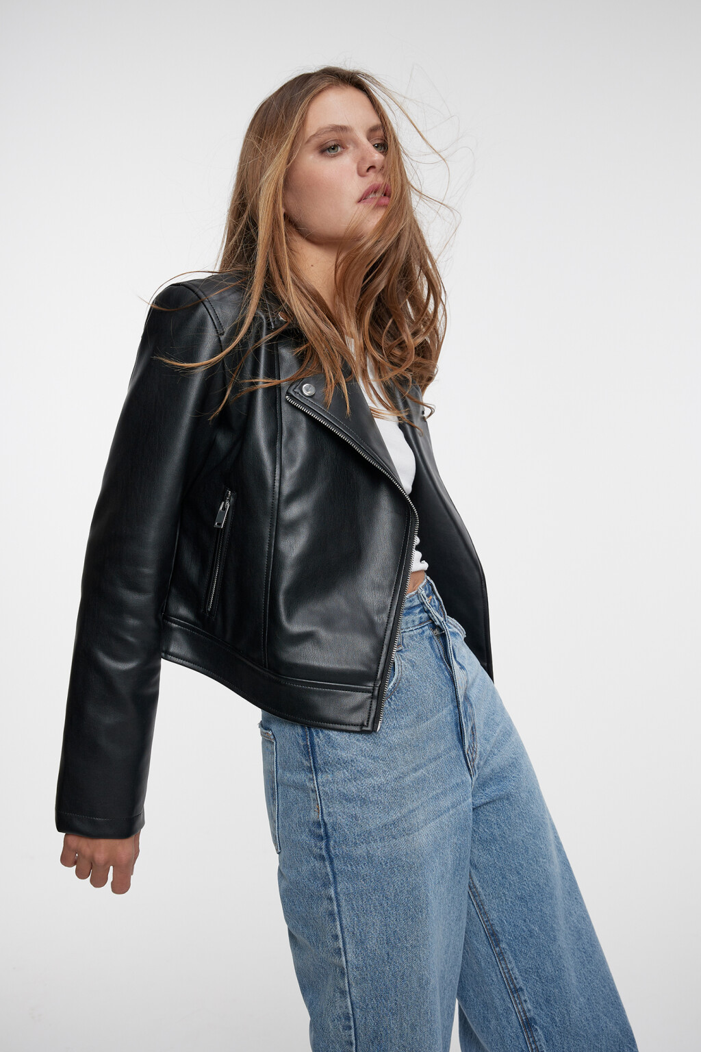 Куртка-косуха укороченная - цвет черный - 8