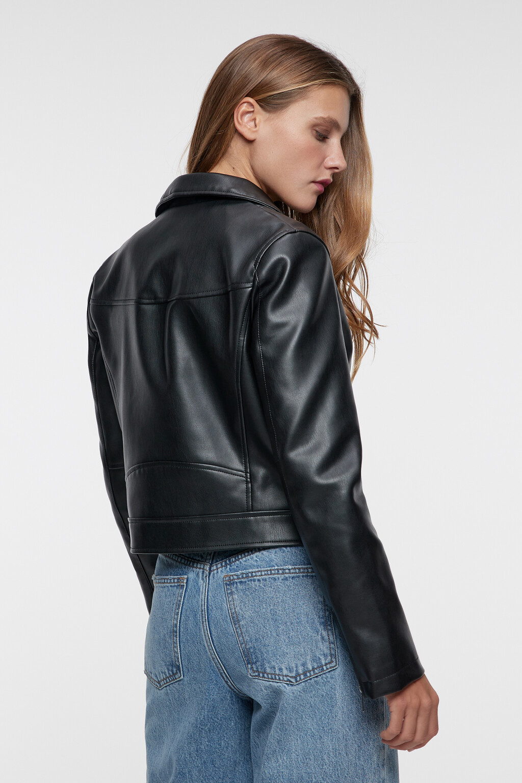 Куртка-косуха укороченная - цвет черный - 3