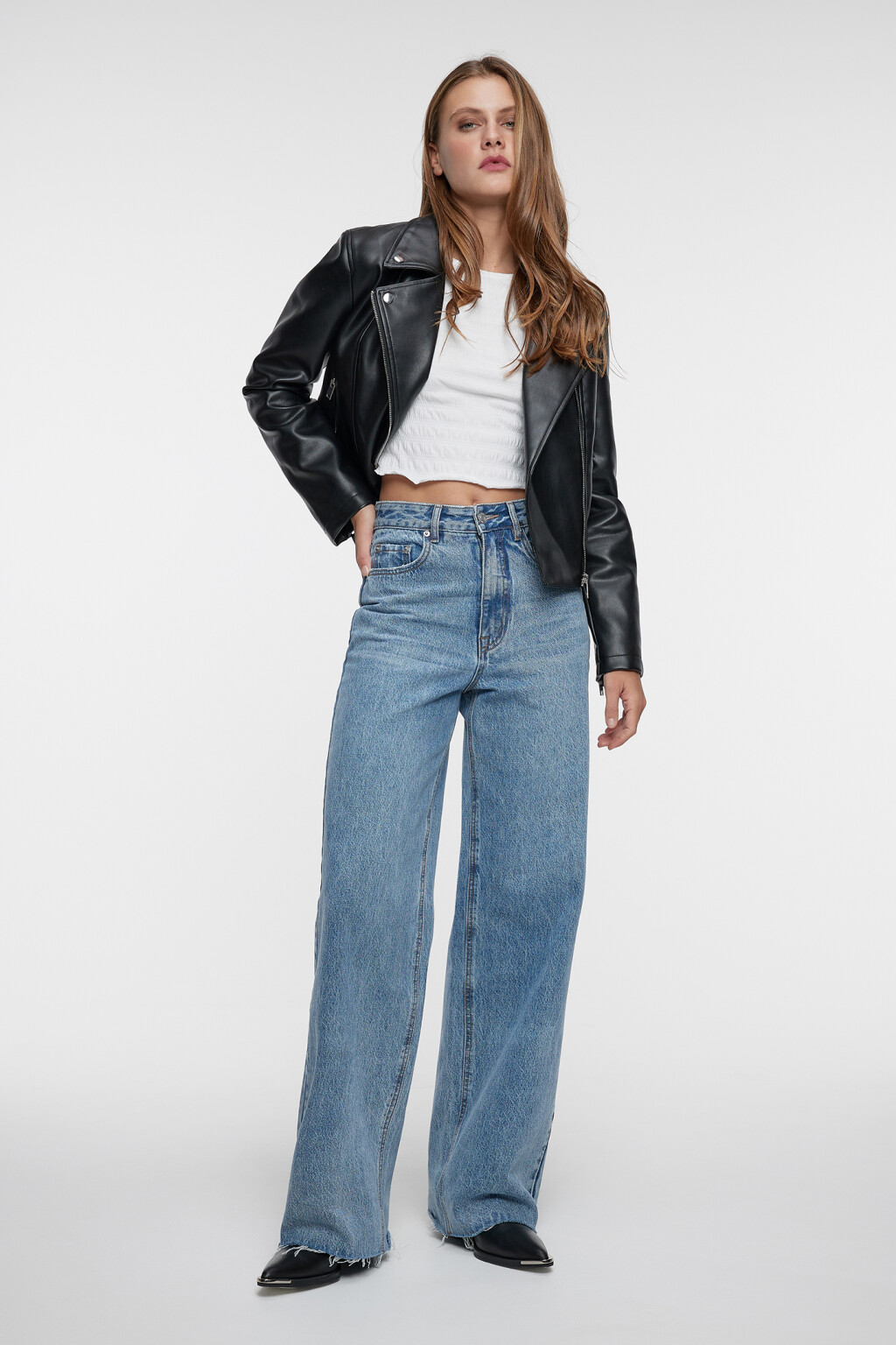 Куртка-косуха укороченная - цвет черный - 4