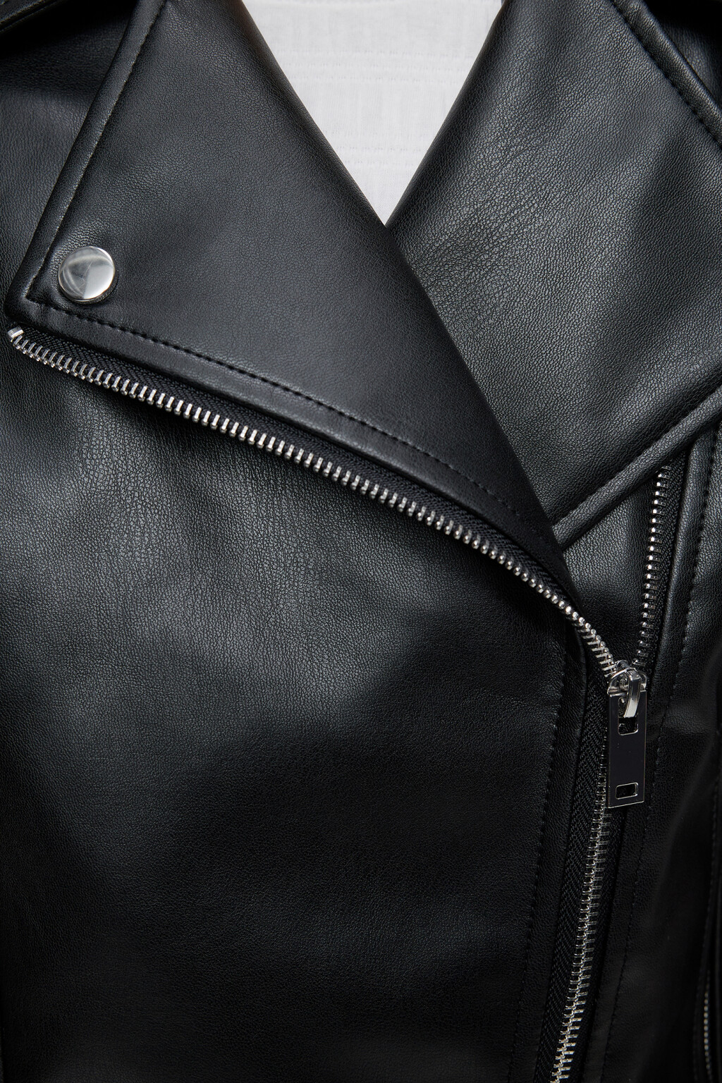 Куртка-косуха укороченная - цвет черный - 7