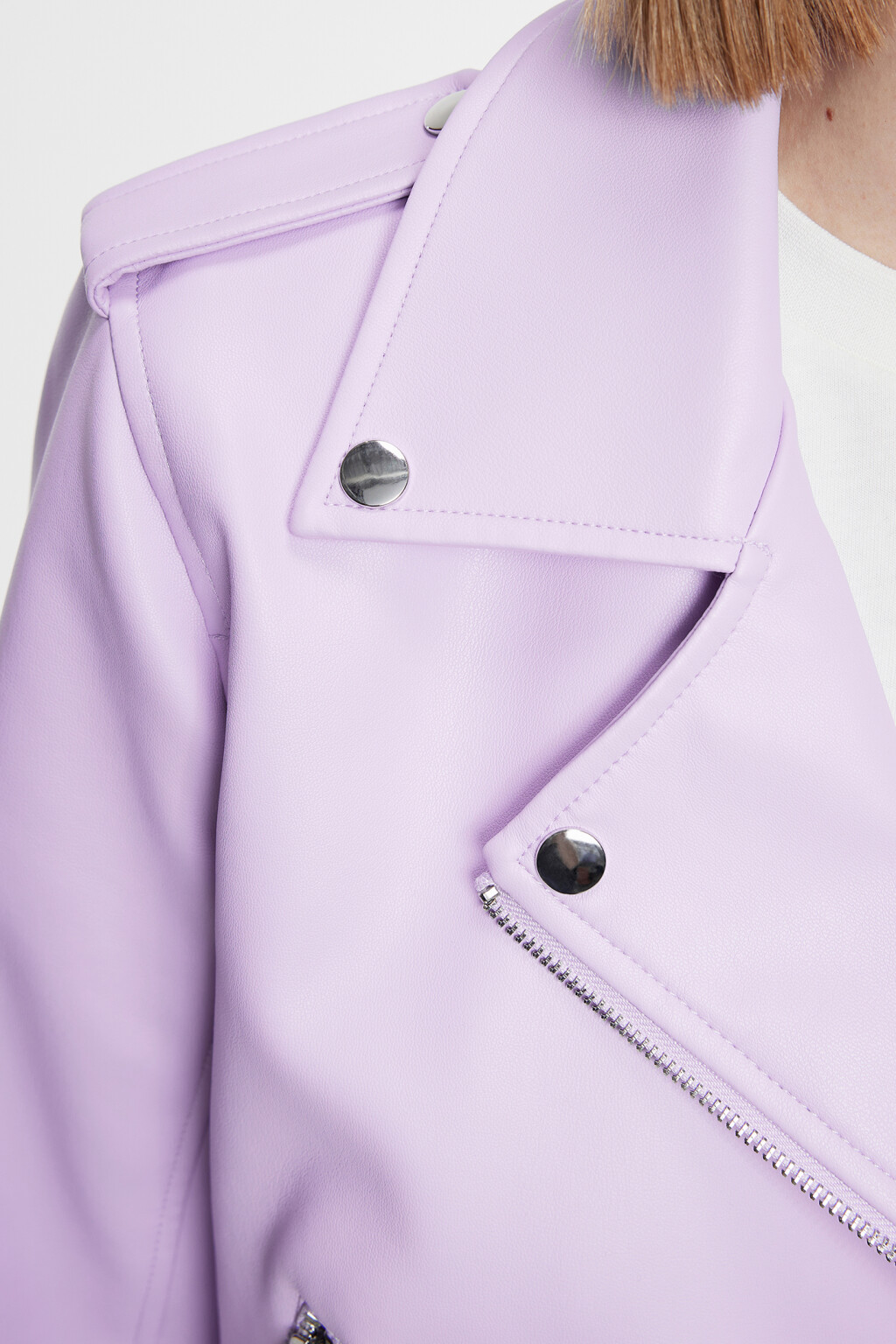 Куртка-косуха укороченная с ремнем - цвет сиреневый - 5