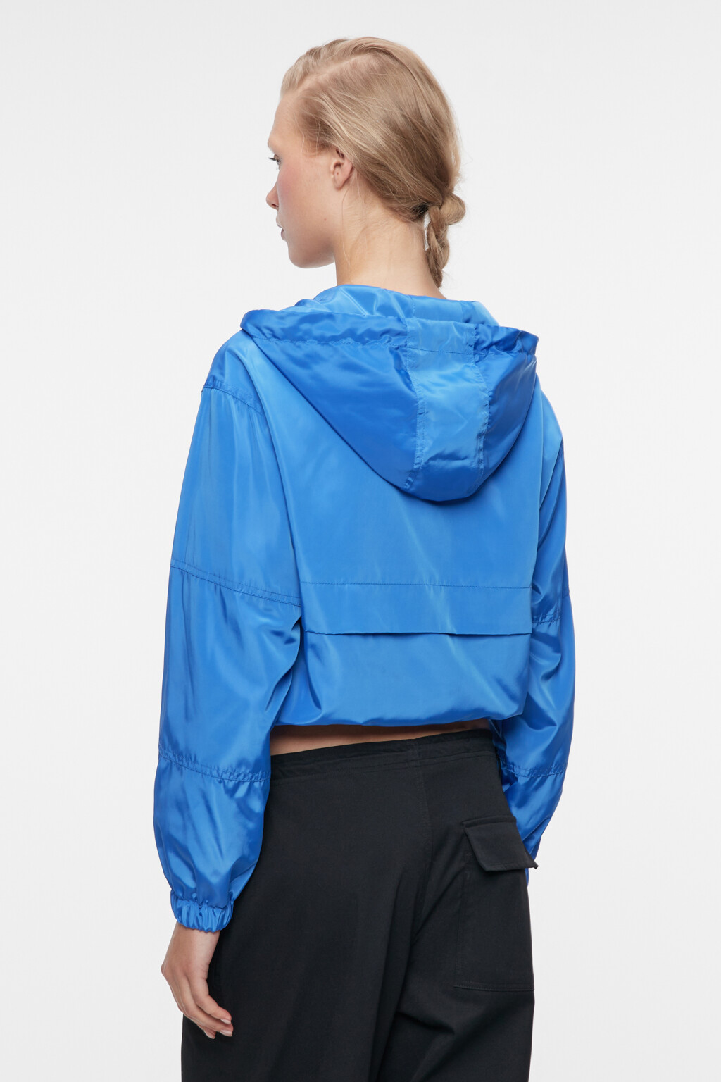 Куртка-ветровка oversize укороченная с капюшоном - цвет синий - 4