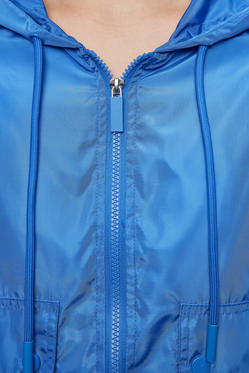 Куртка-ветровка oversize укороченная с капюшоном - цвет синий - 5