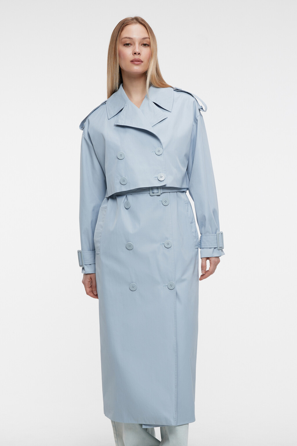 Плащ-трансформер двубортный с поясом и пелериной - цвет голубой - 11