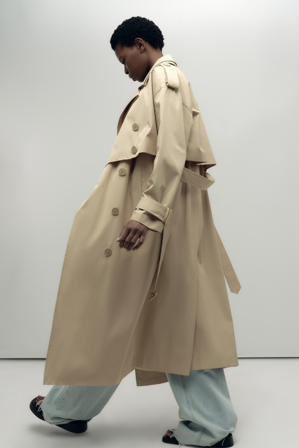Плащ-трансформер двубортный с поясом и пелериной - цвет бежевый - 11