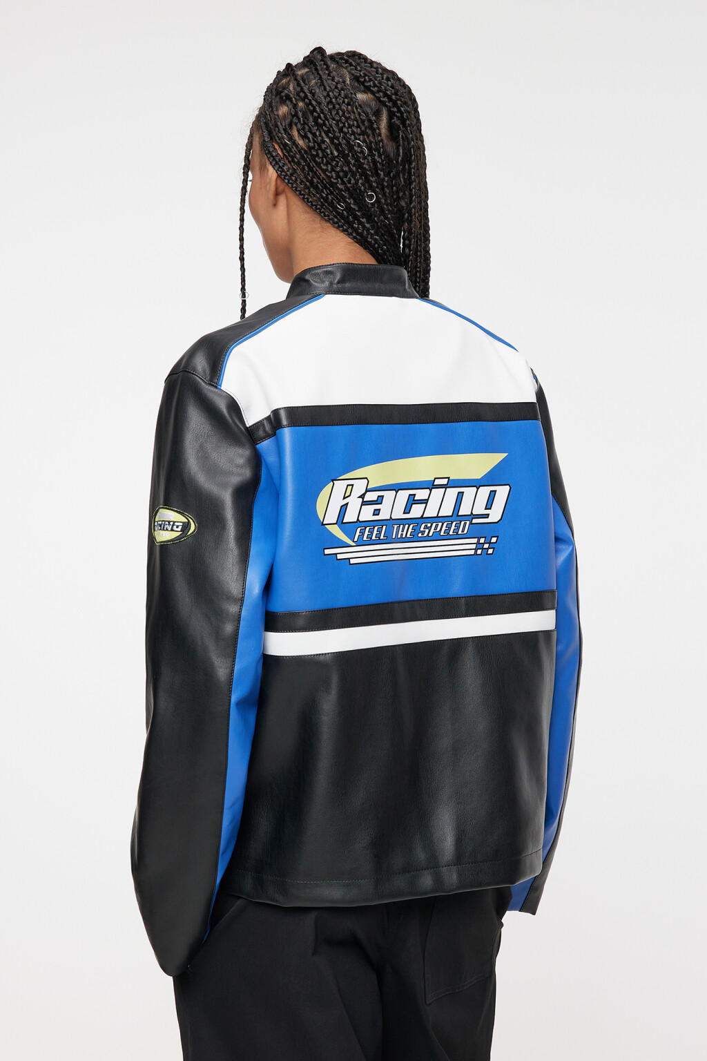 Куртка из искусственной кожи укороченная с принтом в мотостиле - цвет черный - 4