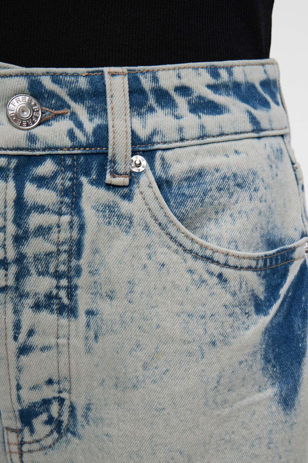 Джинсы-кюлоты широкие укороченные с вареным эффектом - цвет голубой - 5