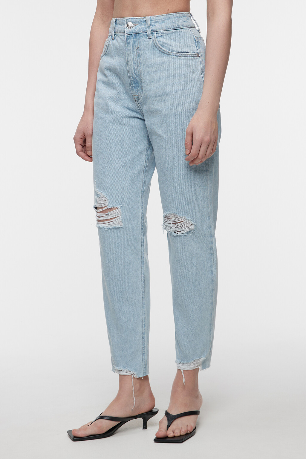 Джинсы mom's с рваными краями и коленями - цвет голубой - 2
