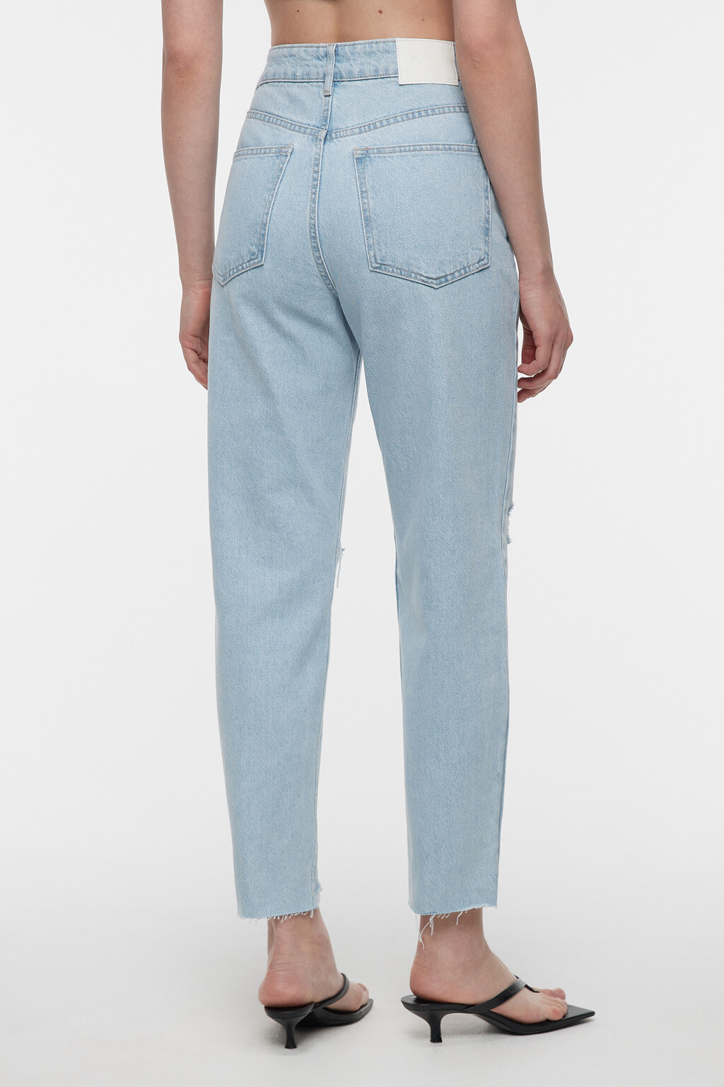 Джинсы mom's с рваными краями и коленями - цвет голубой - 3