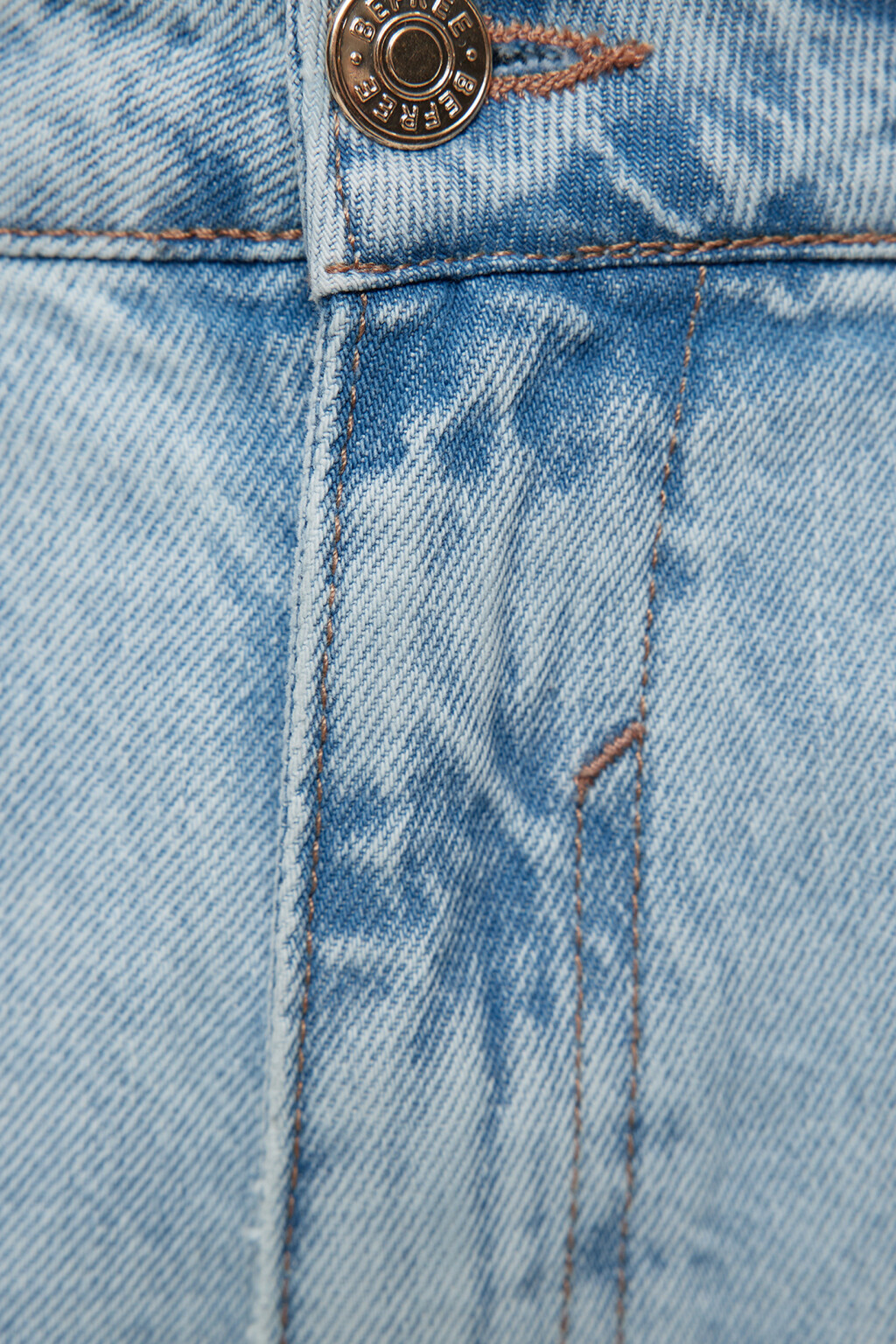 Джинсы mom's с рваными краями и коленями - цвет голубой - 5