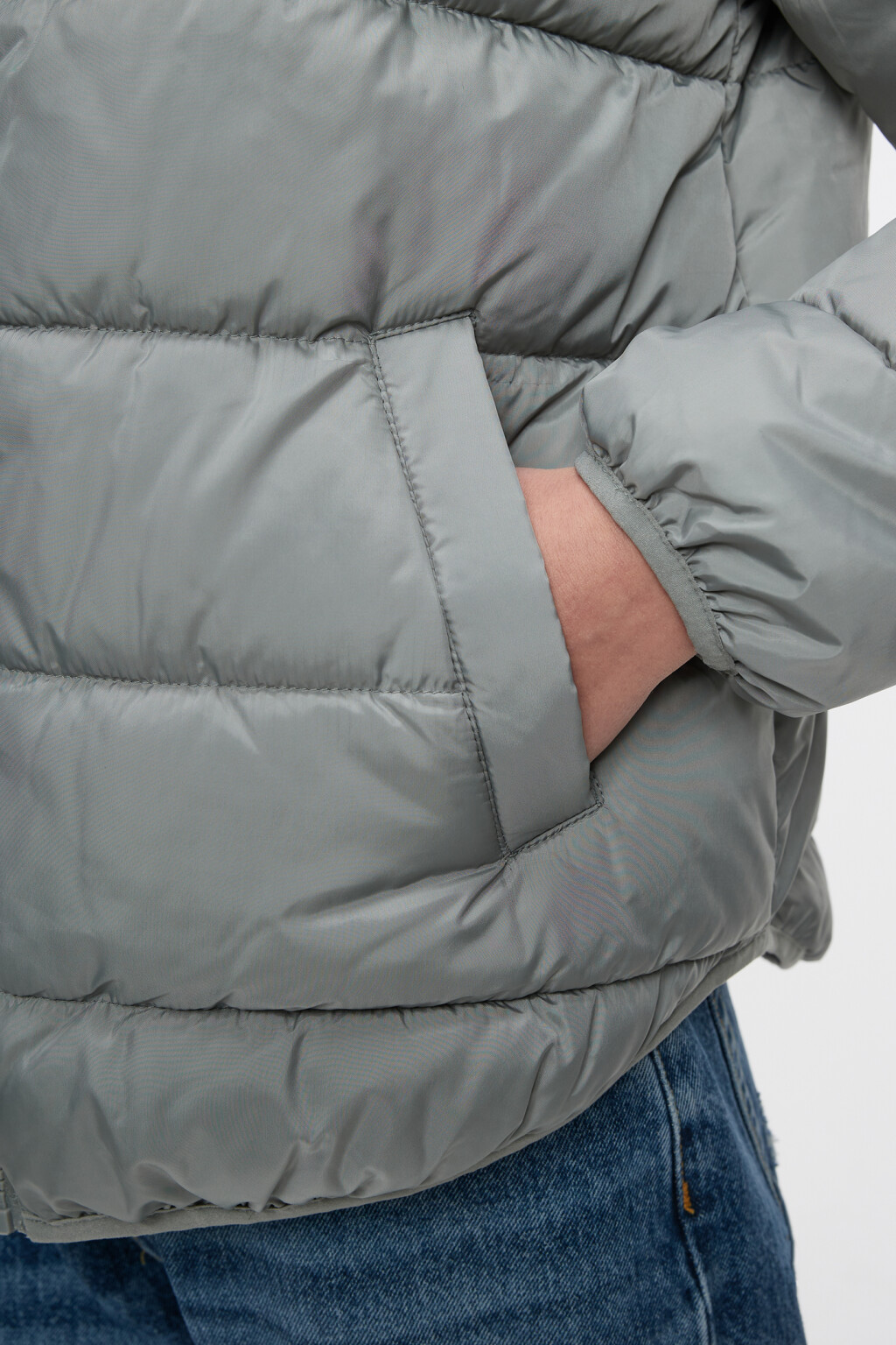 Куртка-бомбер стеганая короткая с воротником-стойкой - цвет зеленый - 6