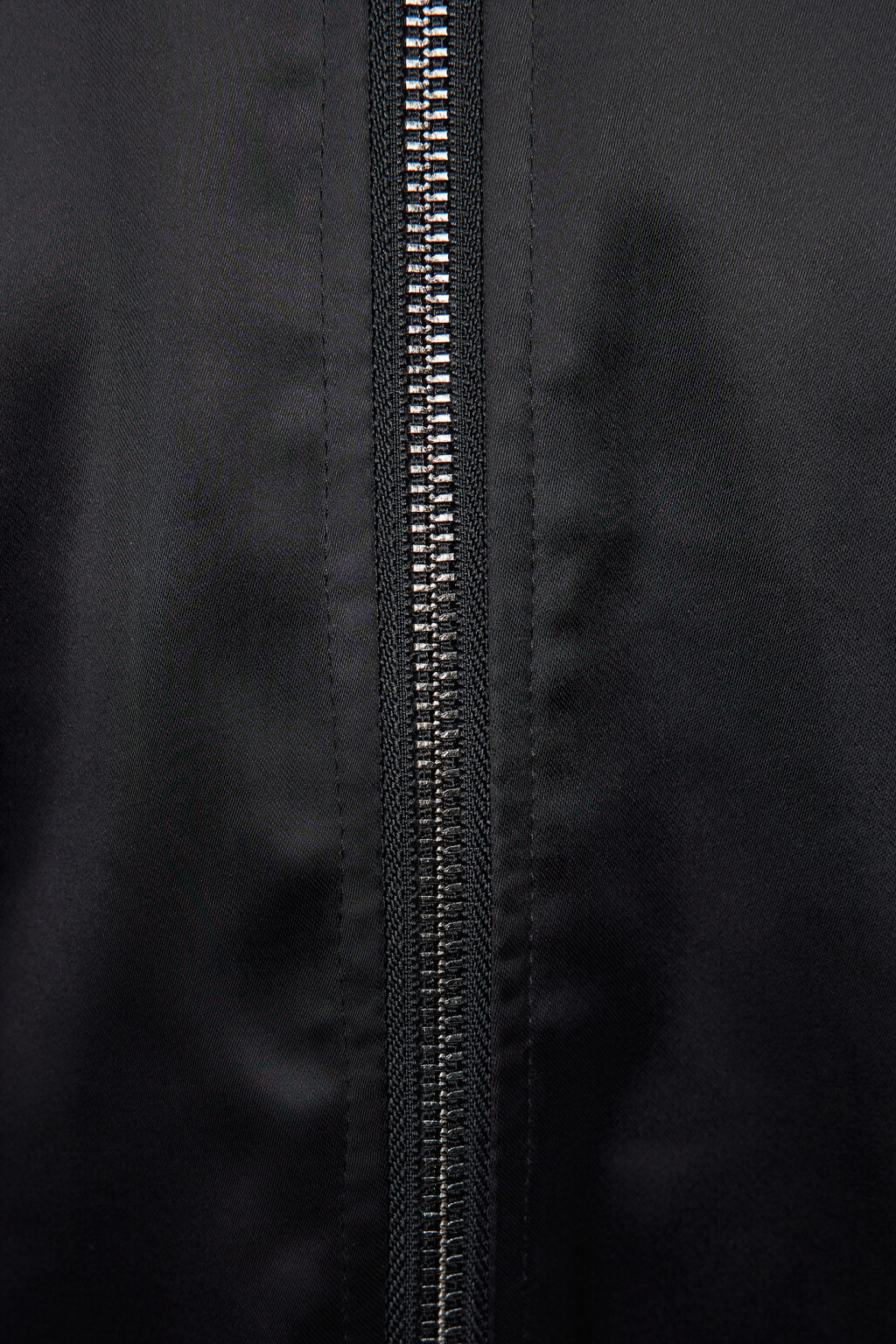 Куртка-бомбер oversize удлиненная с двойной собачкой - цвет черный - 6