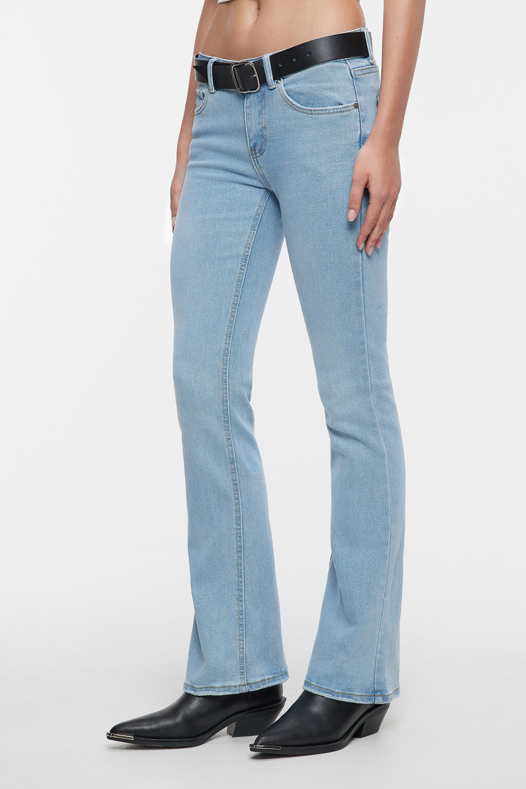 Джинсы bootcut расклешенные с ремнем из искусственной кожи - цвет голубой - 2