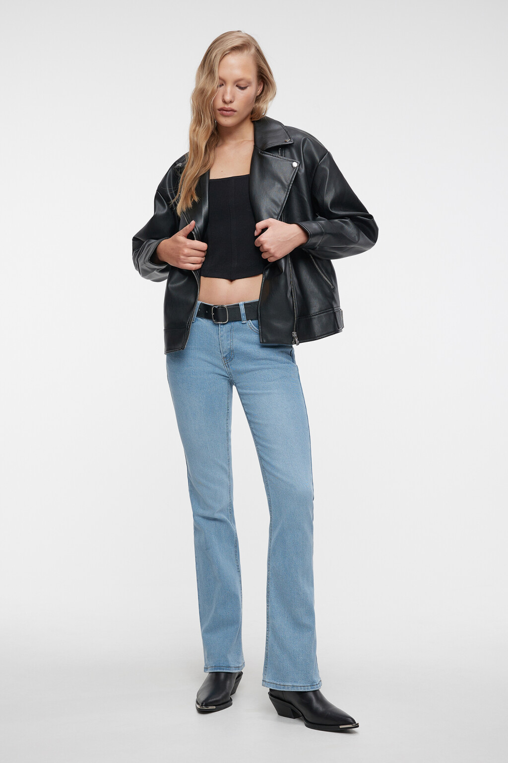 Джинсы bootcut расклешенные с ремнем из искусственной кожи - цвет голубой - 8