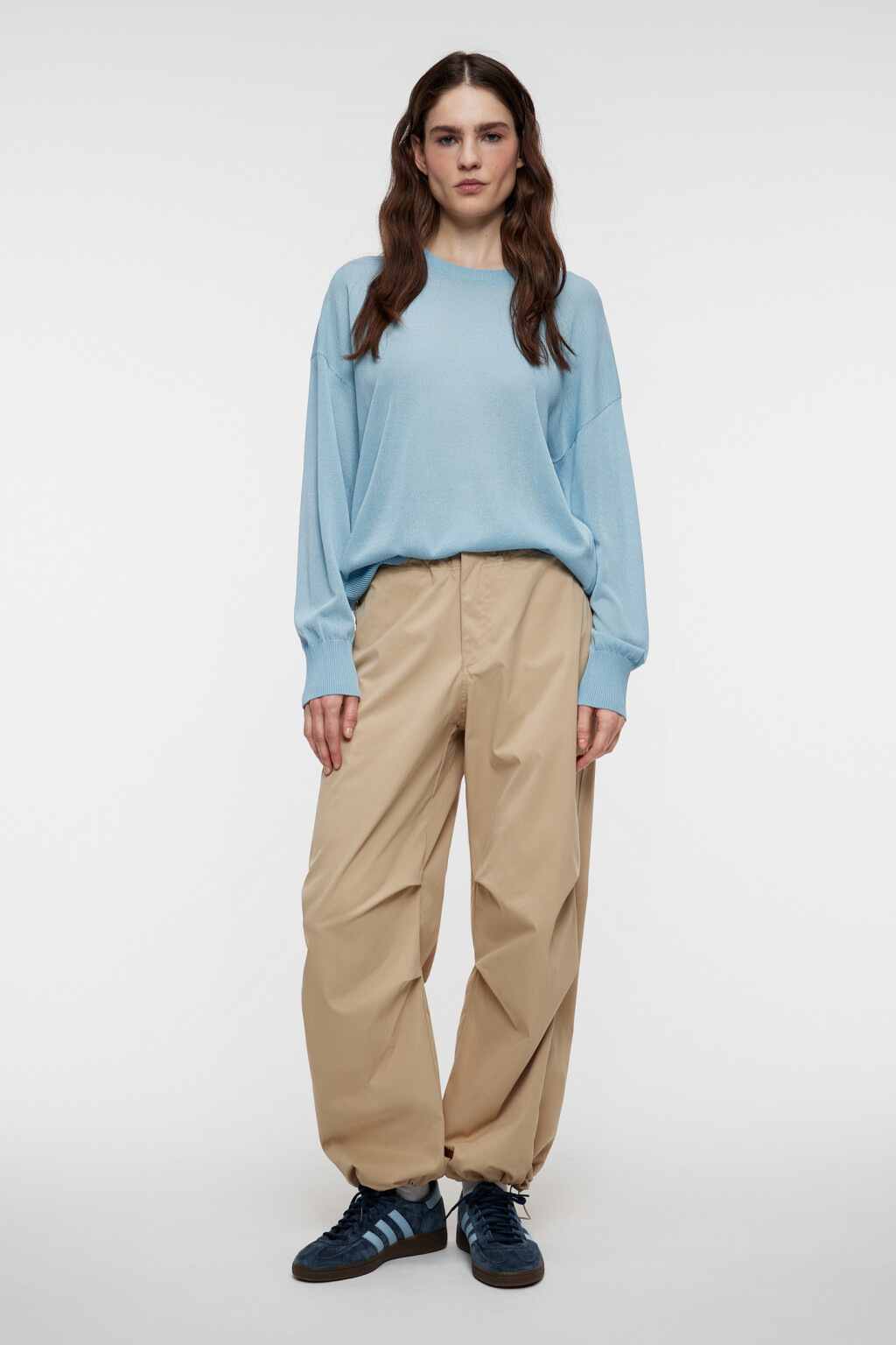 Свитер вискозный тонкой вязки с разрезами по бокам - цвет голубой - 4