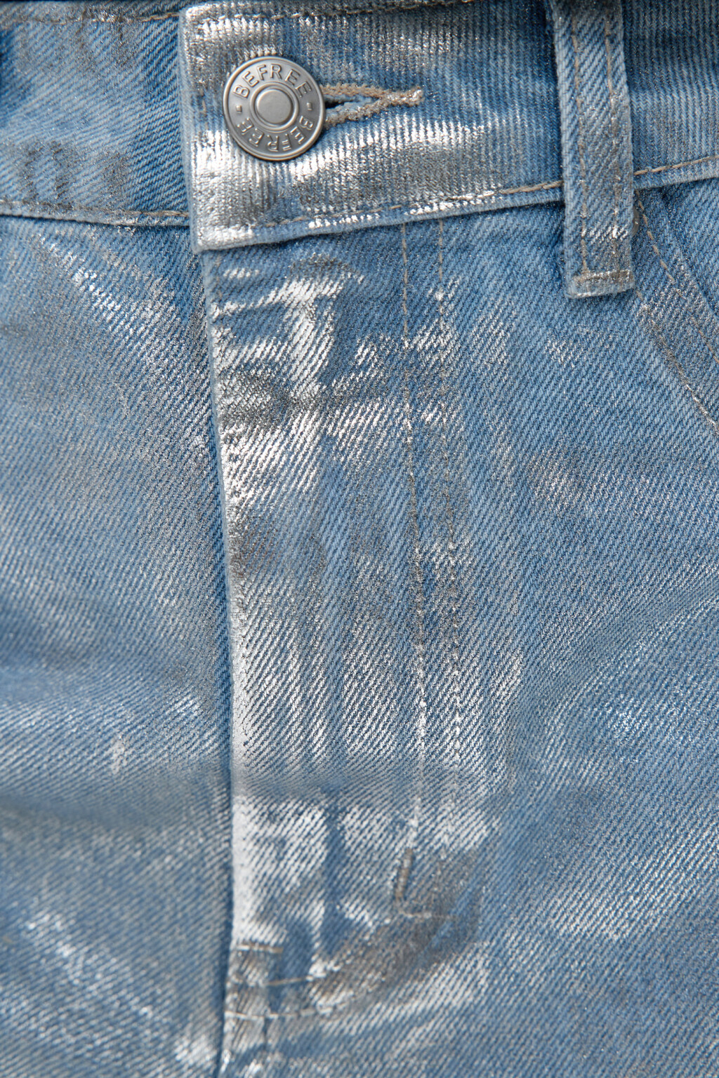 Шорты-бермуды джинсовые с эффектом металлик - цвет серый - 5