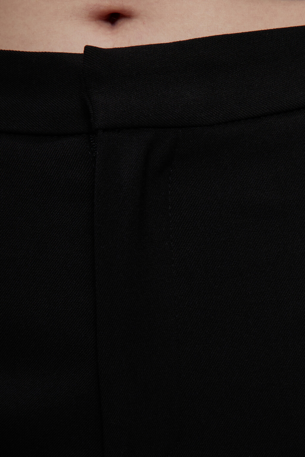 Брюки чинос укороченные костюмные с высокой посадкой - цвет черный - 5