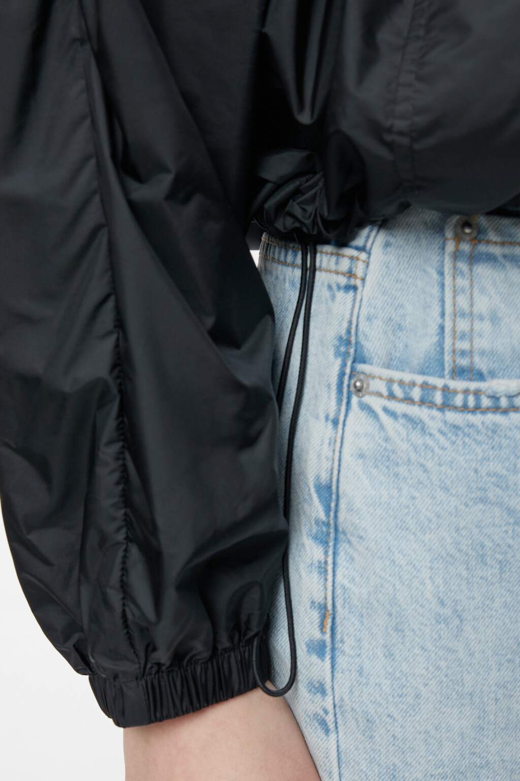 Куртка-ветровка oversize укороченная с капюшоном - цвет черный - 7