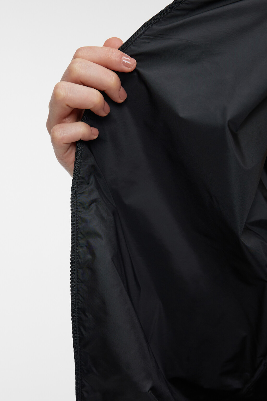 Куртка-ветровка oversize укороченная с капюшоном - цвет черный - 8