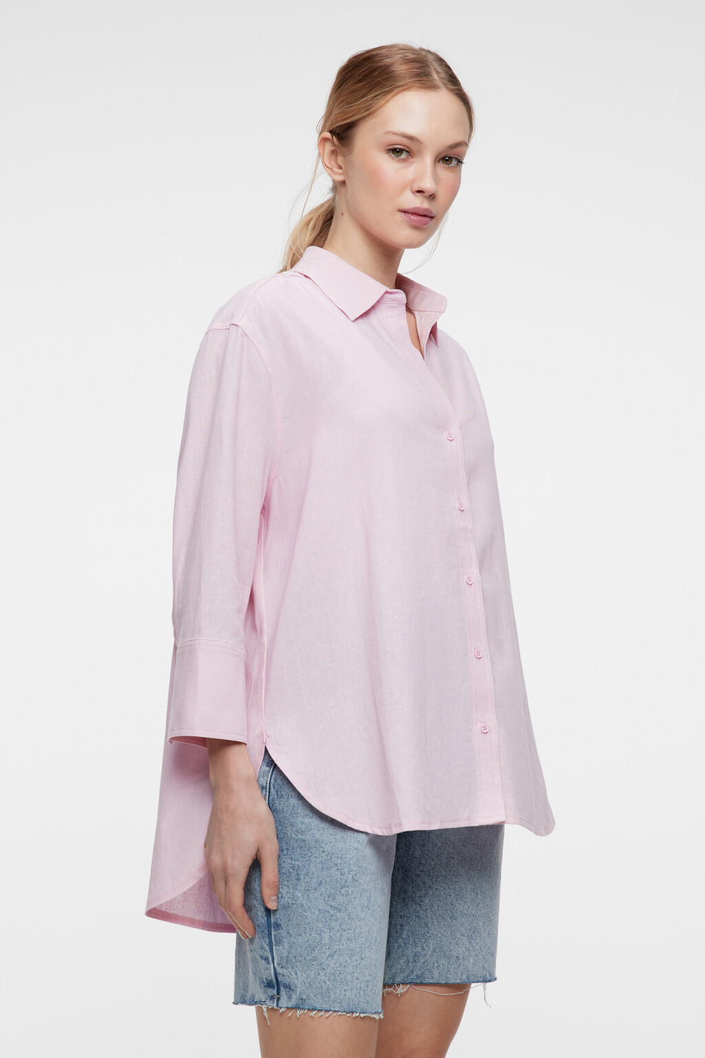 Блузка-рубашка oversize льняная с укороченными рукавами - цвет розовый - 2