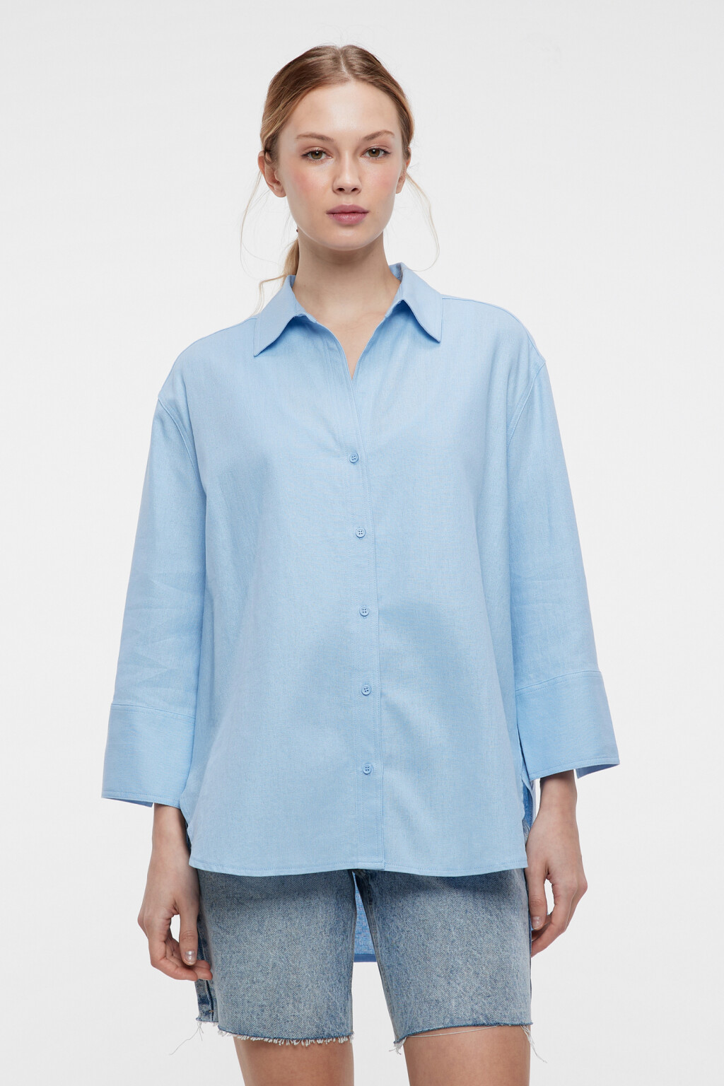 Блузка-рубашка oversize льняная с укороченными рукавами - цвет голубой - 1