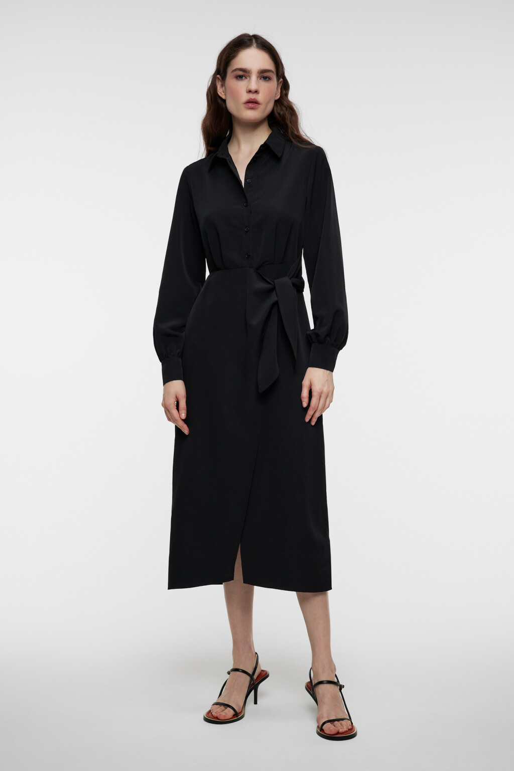 Платье-рубашка миди приталенное с запахом - цвет черный - 1