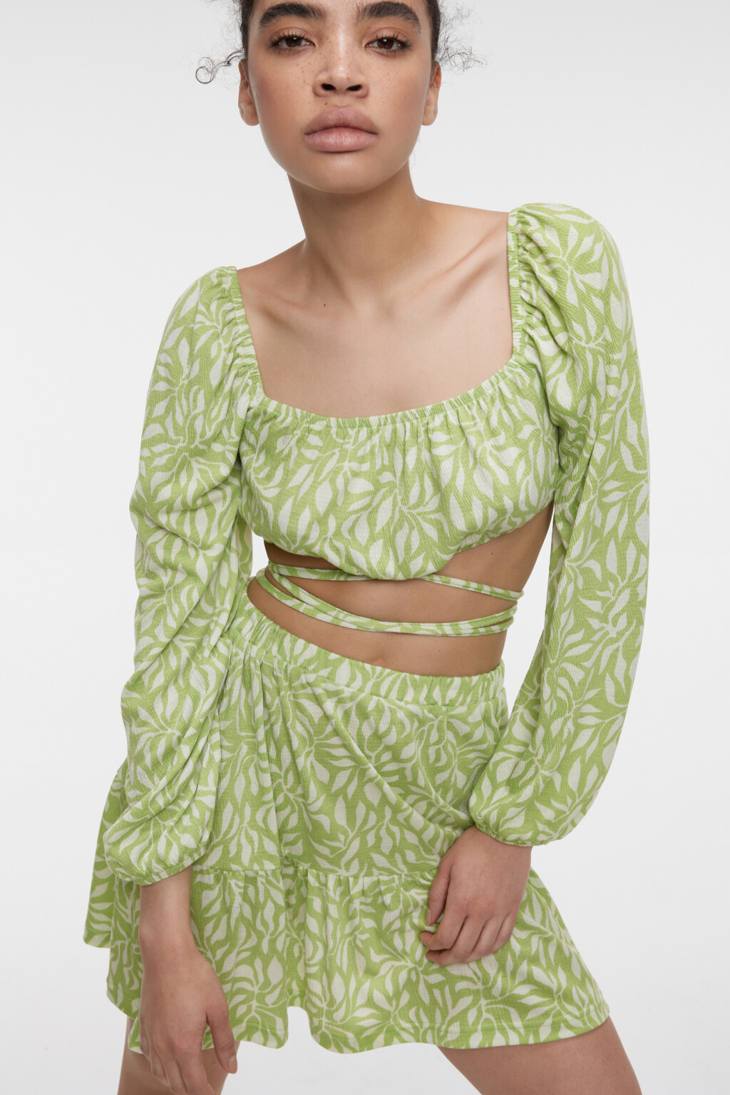 Юбка-трапеция мини с воланами и принтом - цвет зеленый - 7