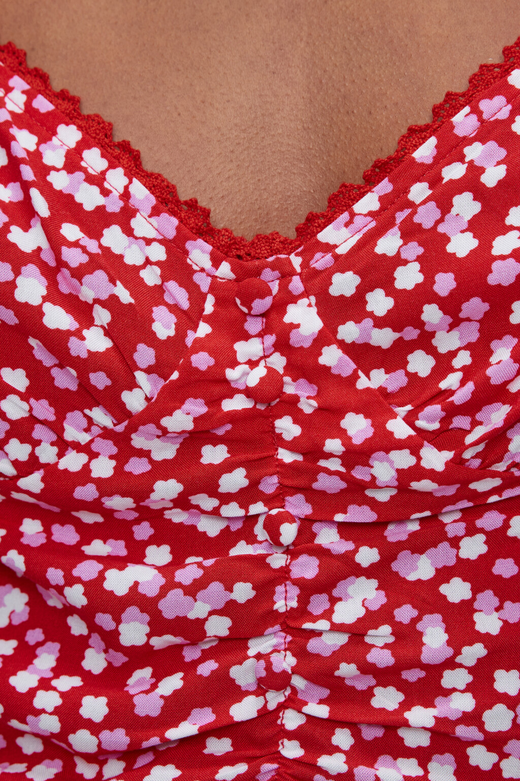 Блузка-топ вискозная с пышными рукавами и вырезом каре - цвет красный - 5