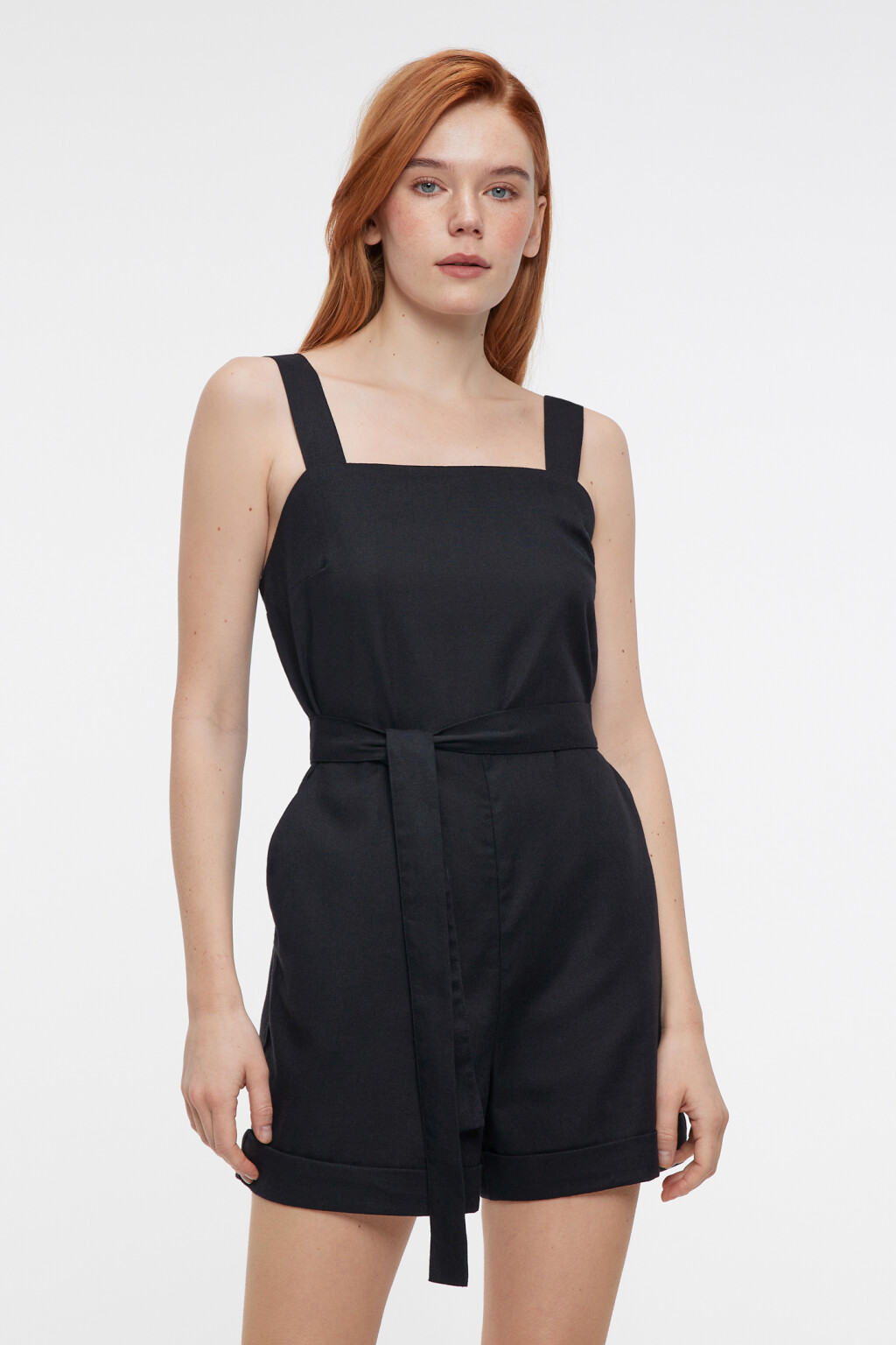 Комбинезон короткий льняной с шортами и поясом - цвет черный - 2
