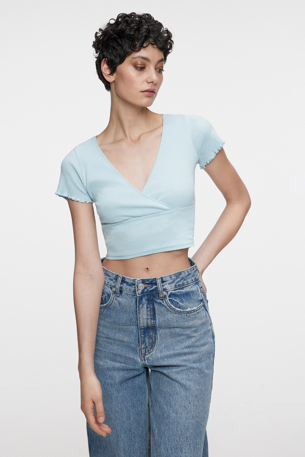 Топ-футболка укороченный хлопковый с V-вырезом - цвет голубой - 1